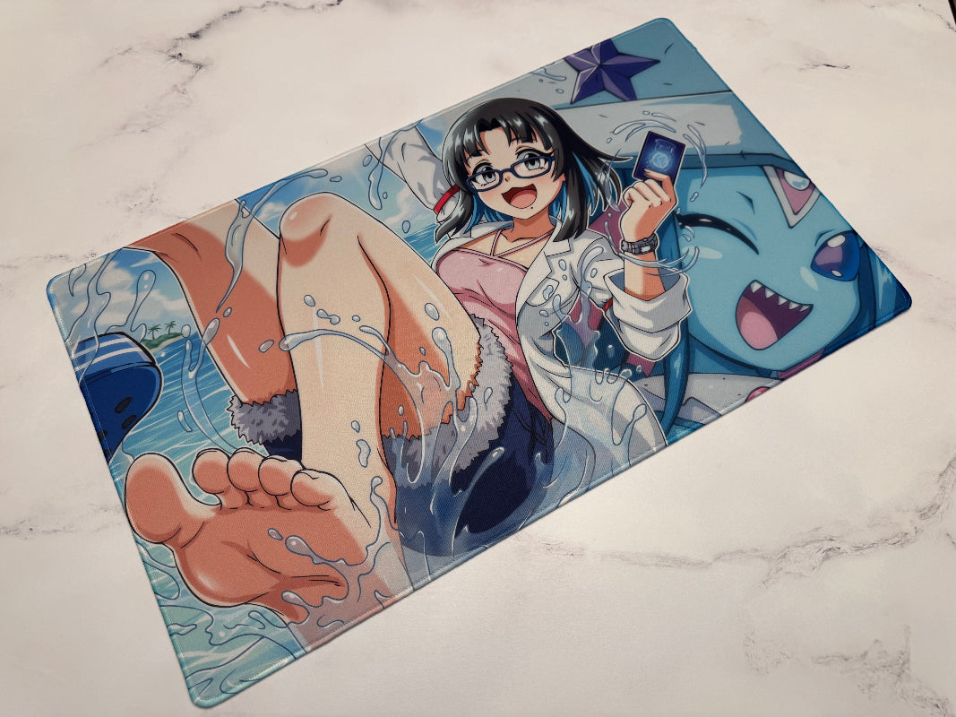 Illustrated mouse pad with a character holding a smartphone on a marble surface